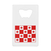 カナダレッドメープルリーフ市松模様にボードカラー クレジットカード栓抜き (正面)