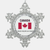 カナダ国旗とモットー スノーフレークピューターオーナメント (正面)