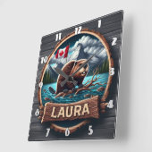 カナダ国旗を掲げて森の中の湖にビーバー スクエア壁時計 (傾斜)