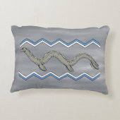 カナダ湖モンスタージガグ アクセントクッション (裏面)