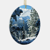 カナダ,アルバータ州,バンフで雪の白い冬 セラミックオーナメント (右)