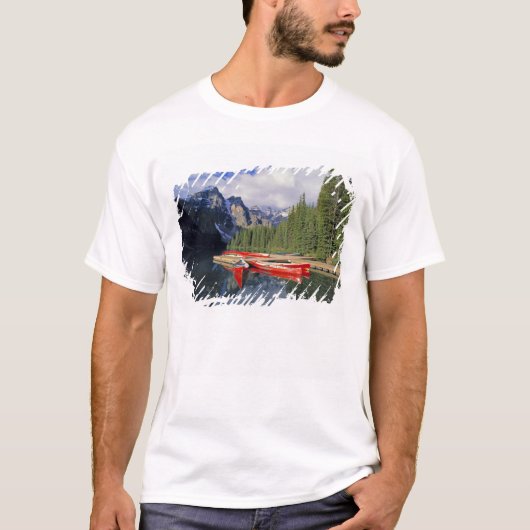 カナダ アルバータ州 モレーン湖 湖面 Tシャツ (正面)