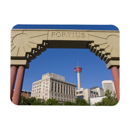 カナダ，アルバータ，オリンピックプラザとカルガリータワー マグネット (横)