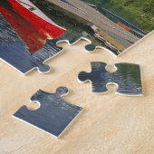 カナダ、アルバータ、モライン湖。赤いカヌーが待っている ジグソーパズル (側面)