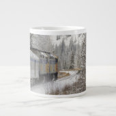 カナダ、アルベルタ。VIAレール雪上車間 ジャンボコーヒーマグカップ (正面)