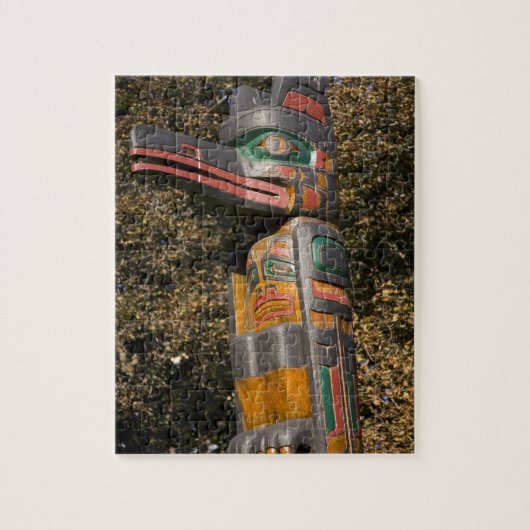 カナダ·オンタリオ州オタワの公園のトテムポール ジグソーパズル (縦)