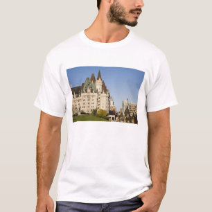 カナダ オンタリオ州 オタワのシャトー・ローリエ・ホテル 2 Tシャツ