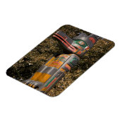 カナダ，オンタリオ州，オタワの公園のトーテムポール マグネット (左側)