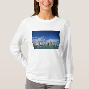 カナダ、オンタリオ州、トロントのCNタワーとスカイドーム Tシャツ