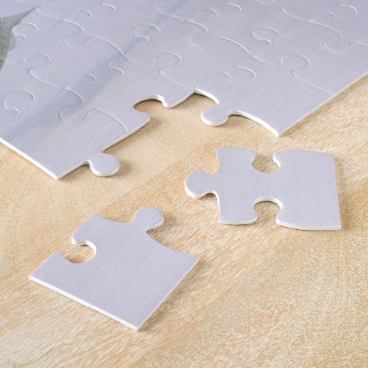 カナダ、ケベック州。フクロウは雪の上を低く飛ぶ。 ジグソーパズル (側面)