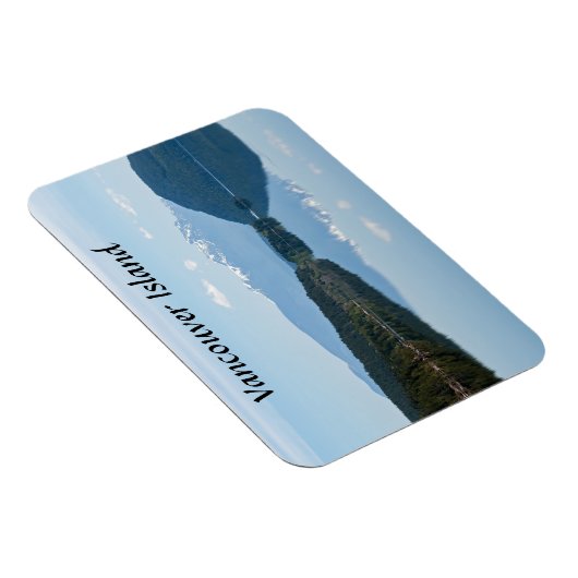 カナダ・バンクーバー島の湖に映る風景 マグネット (右側)