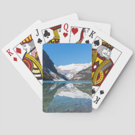 カナダ・バンフ国立公園のレイク・ルイーズを反射する トランプ