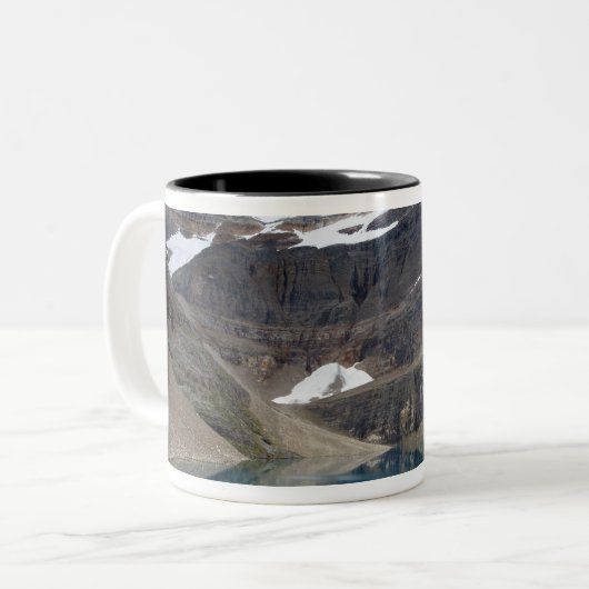 カナダ、ブリティッシュコロンビア、ヨーホ国立公園。 ツートーンマグカップ (正面左)