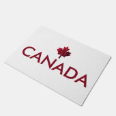 カナダ、赤いカエデの葉 ドアマット (アングル)