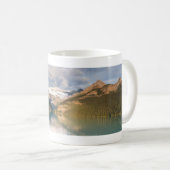カナダ- Lake Louiseのマグ コーヒーマグカップ (正面右)