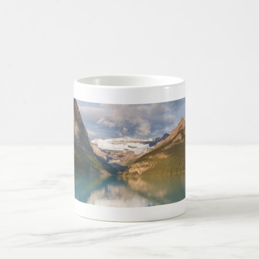 カナダ- Lake Louiseのマグ コーヒーマグカップ (中央)