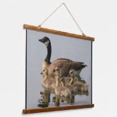 カナディアン・ゲーゼの鳥好き 吊り下げ型タペストリー (傾斜あり)