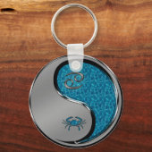 カニに癌を負わせる キーホルダー (正面)