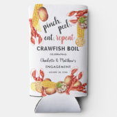 カニの煮込みパーティーでのカップルの婚約パーティー スリム缶クーラー (裏面)