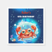 カニネイビーブルー誕生日プールパーティーボーイカスタム年齢 スタンダードカクテルナプキン (正面)