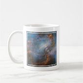 カニ星雲の中心中性子星。 コーヒーマグカップ (左)