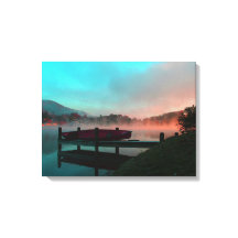 カヌーと湖の朝の風景