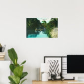 カヌーに家族がいるクリークシーン ポスター (ホームオフィス)