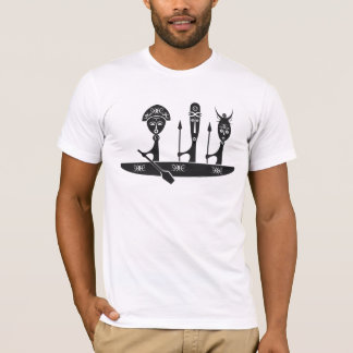 カヌーのアフリカの戦士 Tシャツ