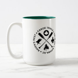 カヌーのトレイルがパドルを越えたコーヒーマグ ツートーンマグカップ