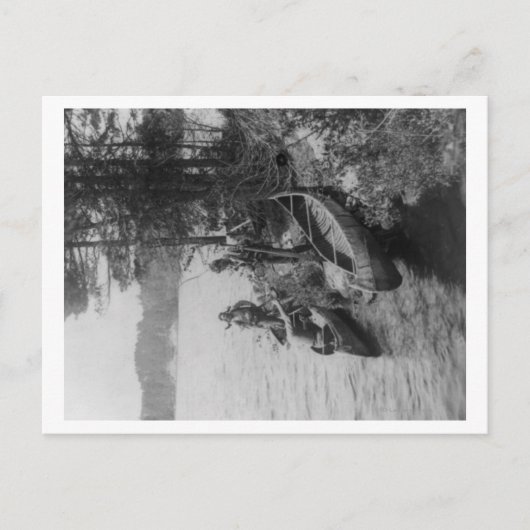 カヌーを持つ3人のハンターがショア写真 ポストカード (正面)