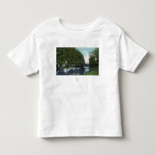 カヌーSceneEugeneが付いている景色の川、または トドラーTシャツ