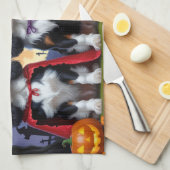 カバリヤキングチャールズスパニエル犬パンプキンハロウィーン キッチンタオル (四つ折り)
