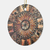 カパハワイアン初期のタトゥータパ セラミックオーナメント (左)