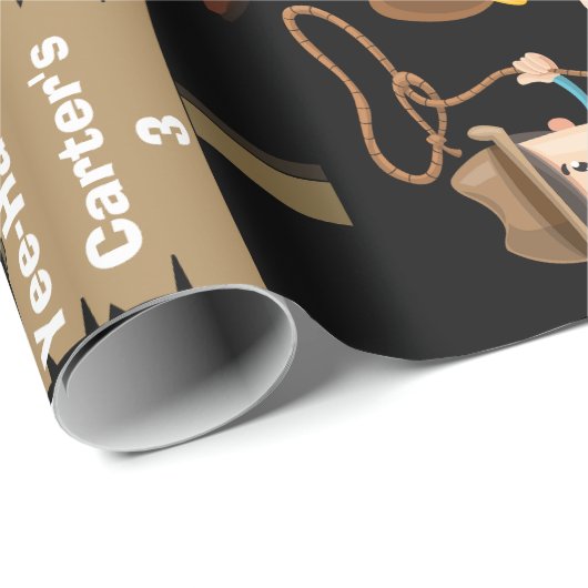 カパーソナライズされたウボーイまたは女性のカーボーイ誕生日 ラッピングペーパー (ロールコーナー)