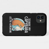 カピバラが宿題を食べちゃった おもしろTシャツ Case-Mate iPhoneケース (裏面(横))
