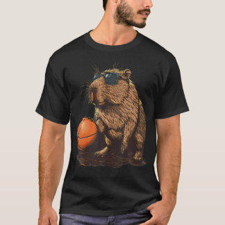 カピバラのバスケのイラスト 動物アート バスケットボール Tシャツ