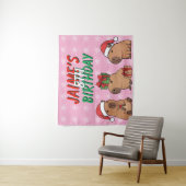 カピバラのピンクのクリスマスホリデー誕生日 タペストリー (インサイチュ)