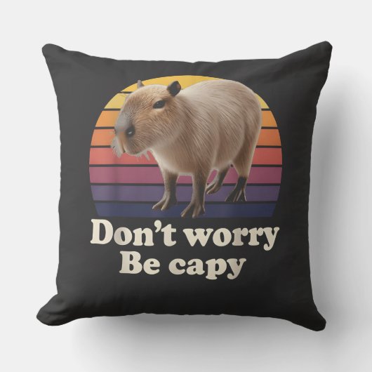 カピバラの可愛いパンデザイン Don't Worry Be Capy クッション (正面)