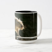 カピバラの大きいマグ ツートーンマグカップ (正面右)