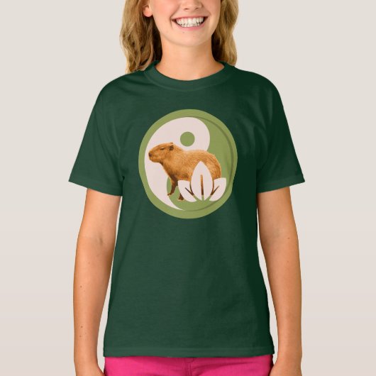 カピバラの禅と陰陽の自然 Tシャツ (正面)
