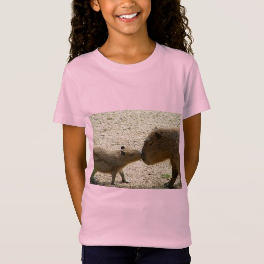 カピバラママ&ベビー Tシャツ (正面)