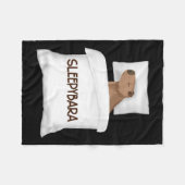 カピバラ公式スリープパジャマスナイトガウンスリープイバ フリースブランケット (正面(横))