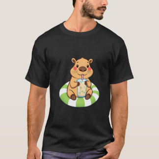 カピバラ飲むプールで緑茶 Tシャツ