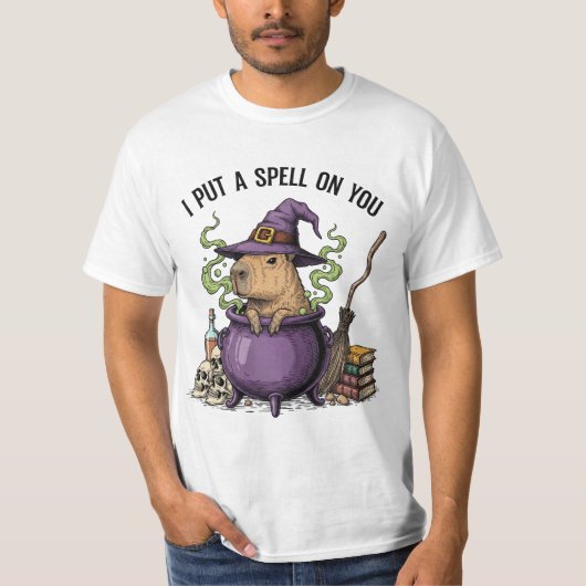 カピバラ魔女カルドロン – 面白いハロウィーン魔法 Tシャツ (正面)