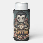 "カフェインと誤った判断で走り回る" デザイン スリム缶クーラー (Seltzer正面)