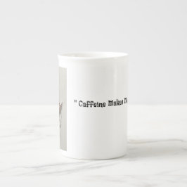 カフェインは私を高くする ボーンチャイナマグカップ