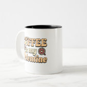 カフェイン・クラッシュ：一口に愛の物語 ツートーンマグカップ (正面左)