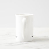 カフェタイムを楽しむ看護師 ボーンチャイナマグカップ (裏面)