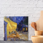 カフェテラスシティスケープVincent vanゴッホ タイル<br><div class="desc">ヴィンセント・ヴァン・ゴッホ(1853-1890)、夜のカフェ・テラス(1888)による印象派の後の油絵を持つ装飾セラミックタイル。フランスのアルレでRue Du Palaisのコーヒ人気があるーハウスの前に作成。</div>