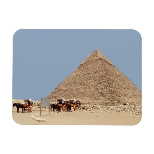 カフレのピラミッドと戦車のポスカの列 マグネット (横)